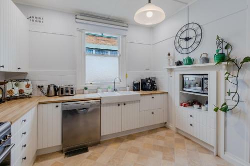 Magpie Cottage