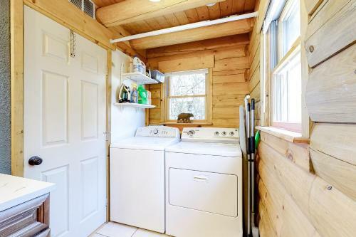 The Cabin On Maple