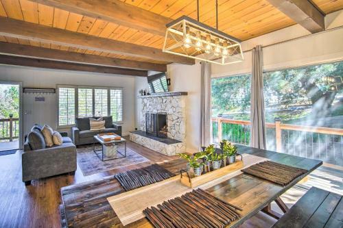 Modern North Bay Home With Pool Table And Patio!