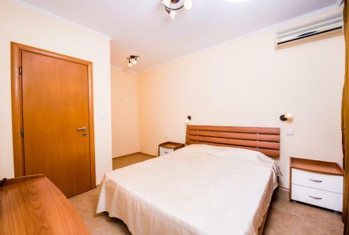 Sveti Vlas Beachfront Apartment