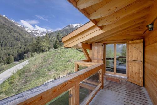 Crystal de Neige Luxury Chalet Spa & Jacuzzi