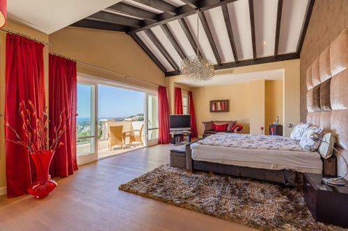 Marbella Villa View 5 Bedrooms