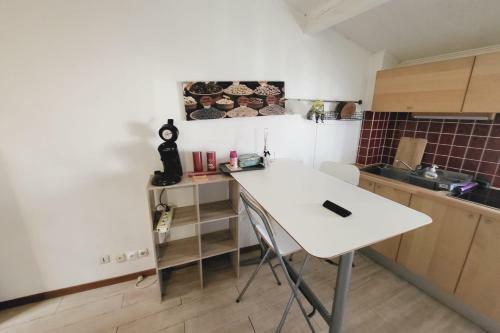 Apartamento Charmant Studio For 2 - Hypercentre Avignon