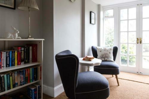 Wisteria Cottage, 5* Location, Parking
