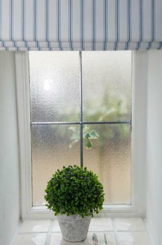 Wisteria Cottage, 5* Location, Parking