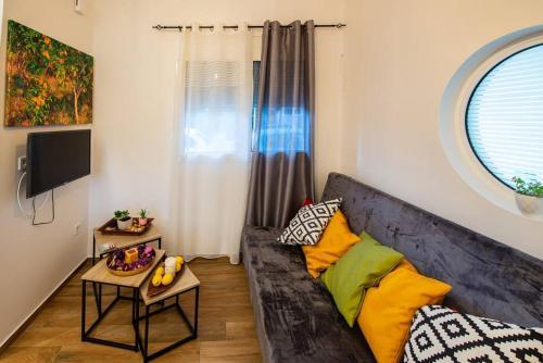 Lemon Garden Stylish Private Apartment