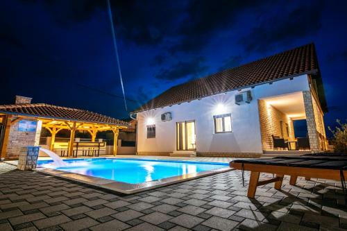 Villa Family House Moja Jube