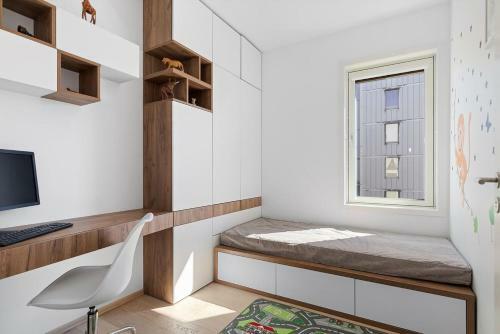 Stayplus Dnb Apartment With Balcony