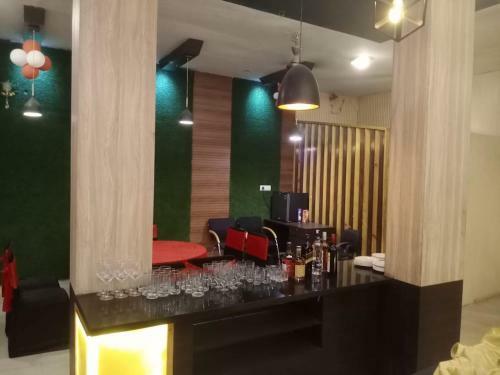 Hotel The Royal Residency, Sector 28