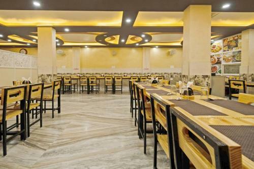 Townhouse 1027 Samrat Hotel & Restaurant