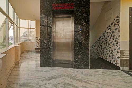 Townhouse 1027 Samrat Hotel & Restaurant