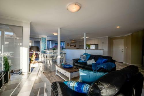 Mandurah Canal Beach House