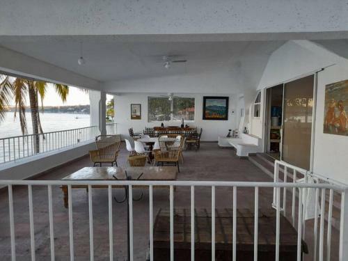 Casa De Lago Con Alberca Propia