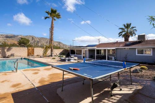 Desert Dreamin': Modern Pool Oasis Near Joshua Tree