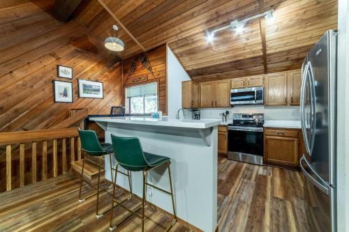 #492- Peaceful Snowcreek Retreat