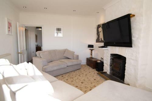Kings Acre Spacious 4 Bed With Breath-taking Views