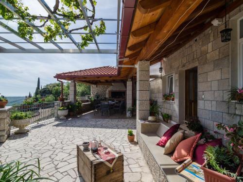 Stunning Villa In Pridvorje With Private Pool