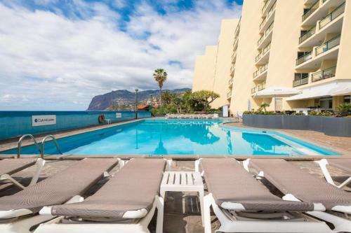 Delightful Ocean Front Escape Atlantic Gardens Apart 414