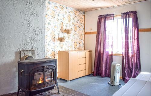 Awesome Apartment In Lenhovda With 3 Bedrooms