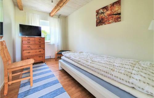 Stunning Home In L�ber�d With Wifi And 4 Bedrooms