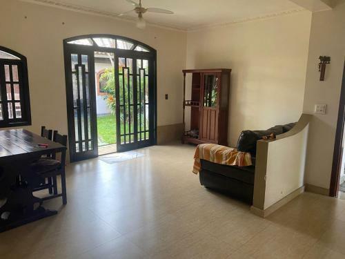 Casa Com Piscina Perto Da Praia