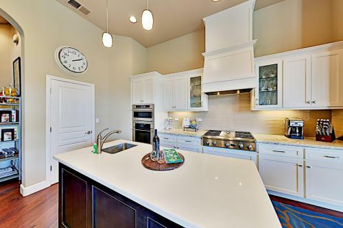 Gorgeous Wine Country Getaway