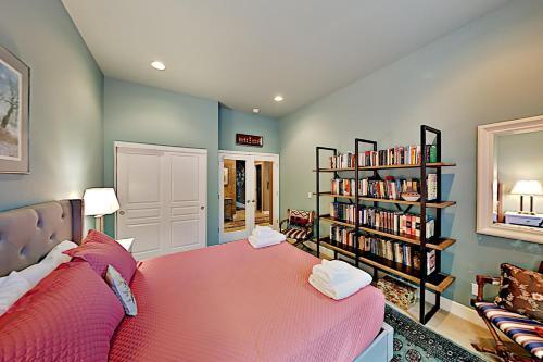 Gorgeous Wine Country Getaway