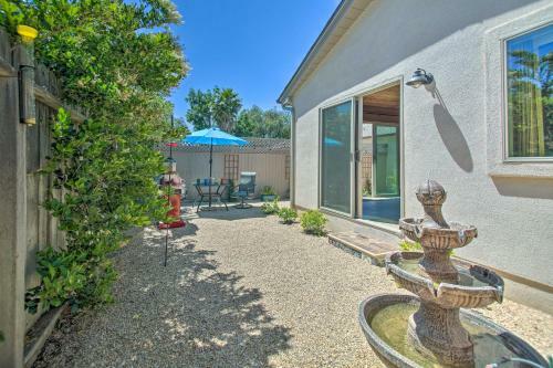 Twin Palms Romantic Retreat Yard And Grill!