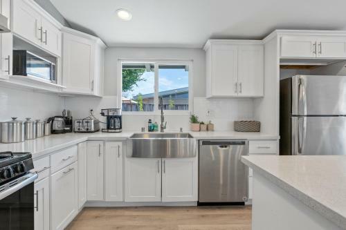 @ Marbella Lane Upgraded Stay House In Sunnyvale