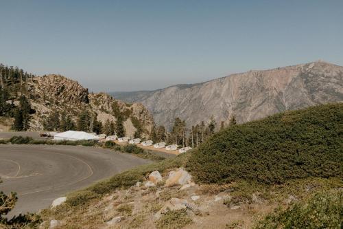 Glamping Tent With Beautiful Mokelumne Peak Views Cabin