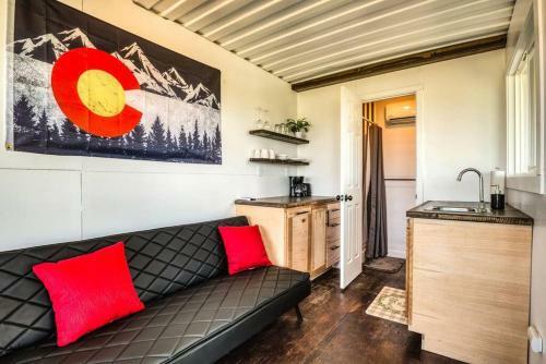 Villa Peaceful Tiny Home #2! 5 Acre Mtn Views