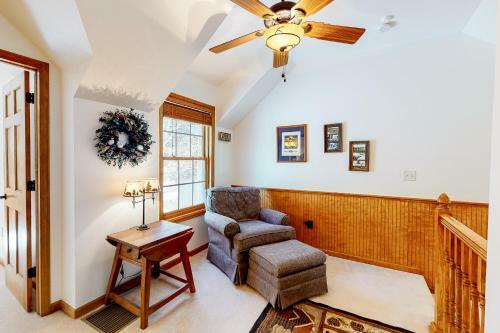 Rocky Mountain Retreat On The River
