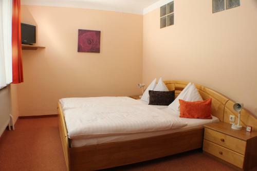 Hostal Gasthof Zur Bruthenne