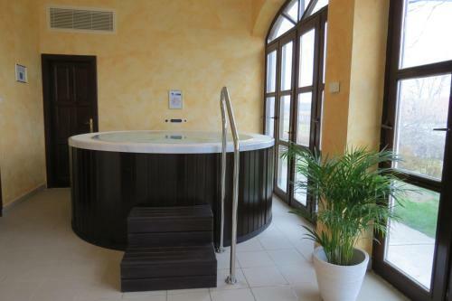 Sarl�spuszta Club Hotel