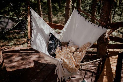 Jurta W Koronach Drzew Z Jacuzzi-dzikolas Glamping