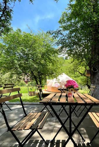 Flore's Garden Glamping