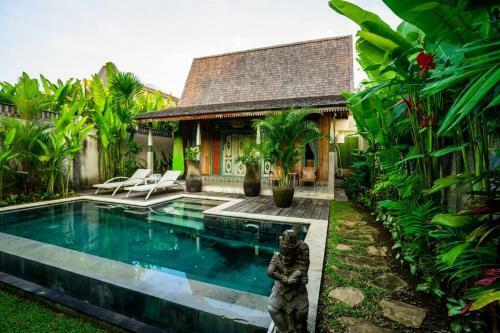 Villa Romantic Balinese Gem, Walk To Beach