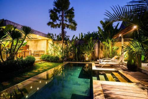 Villa Romantic Balinese Gem, Walk To Beach
