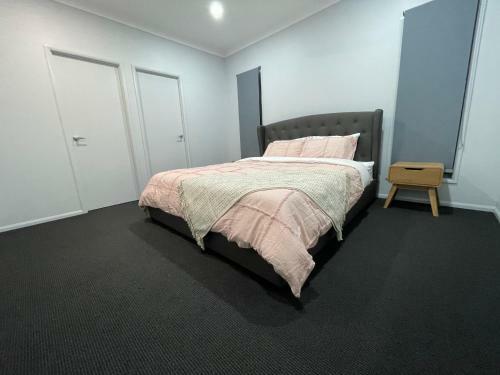 Hostal Brand New 4 Bedroom House