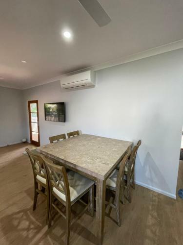 Hostal Brand New 4 Bedroom House