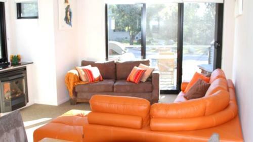 Luxury Woodridge 2-bedroom Apartment
