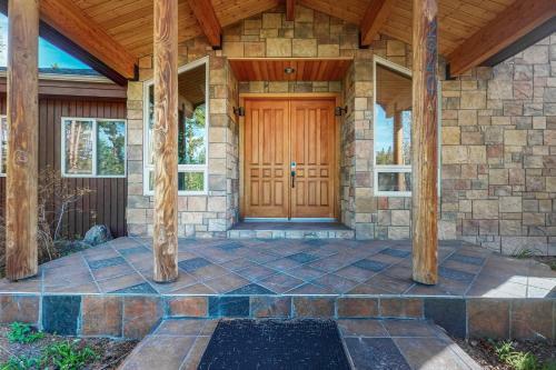 Grand Golf Course Chalet