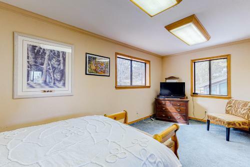 Eagle Pines Lodge