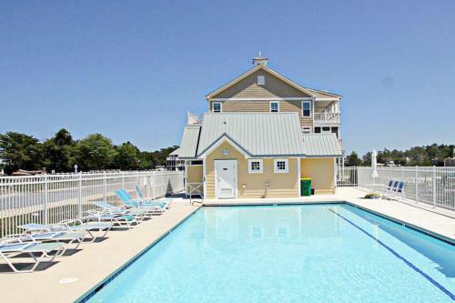 Sandy Cove - 30221 Jump #704