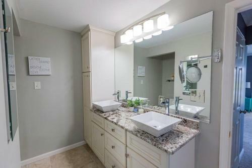 Luxury Single Family, Waterview, Linens Included