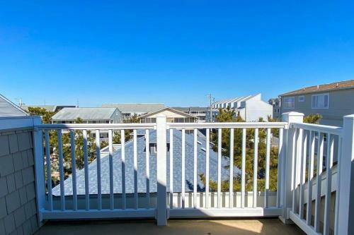 Tower Shores -- 39562 Admiral #2