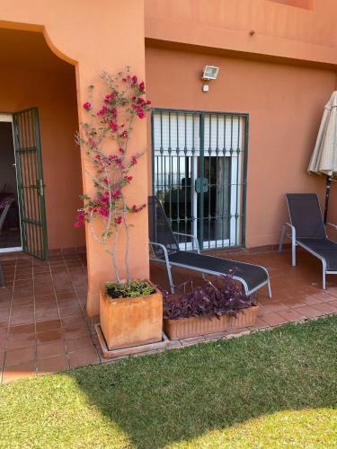 Spacious Ground Floor Luxury Apartment With Underground Parking