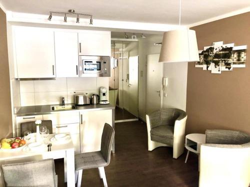 Elegant Apartment In D�sseldorf At The Centre