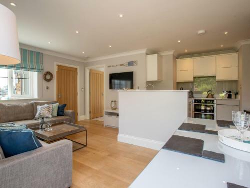 2 Coachman's Cottage