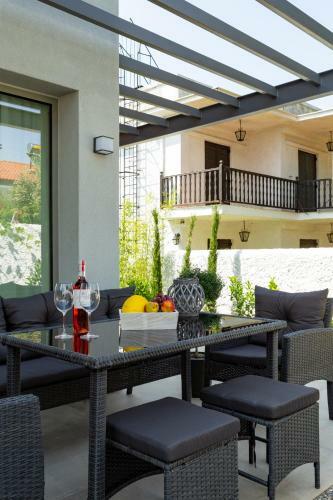 Gaia Maisonettes